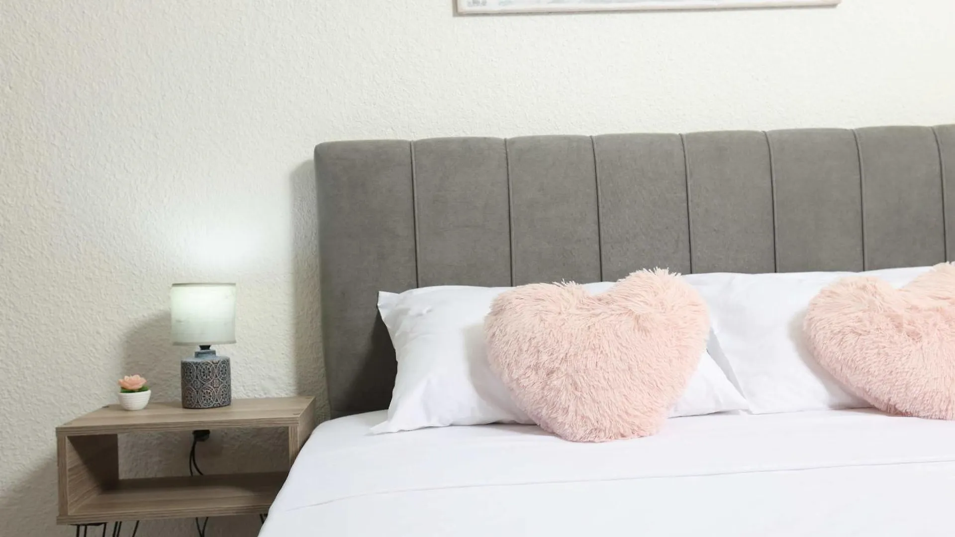 Cozy Apartment In Polychrono